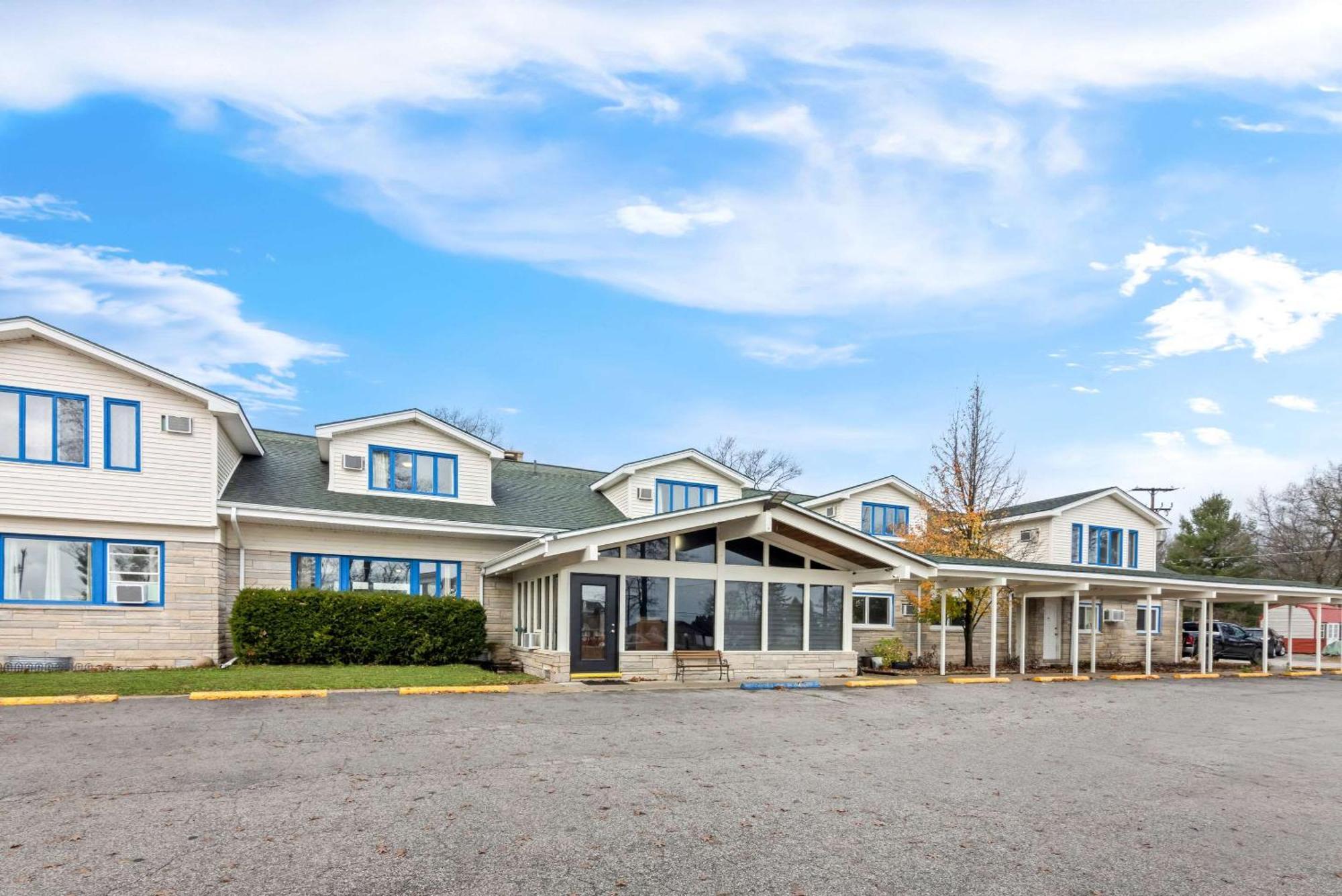 Rodeway Inn Formerly Camp Inn Lodge Oscoda Exterior photo